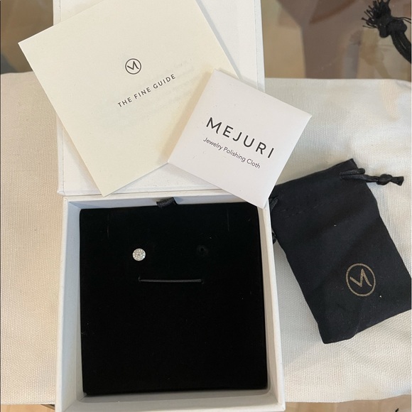 Mejuri Jewelry - Mejuri Pavé Diamond 14k gold SINGLE stud earring
